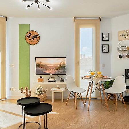 Sunny Elite Apartment Малага Екстериор снимка