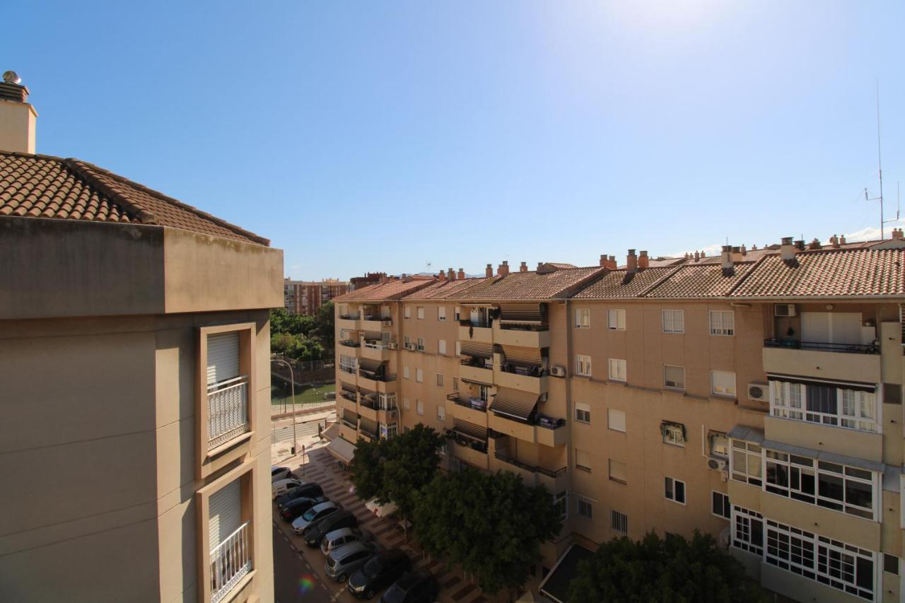 Sunny Elite Apartment Малага Екстериор снимка