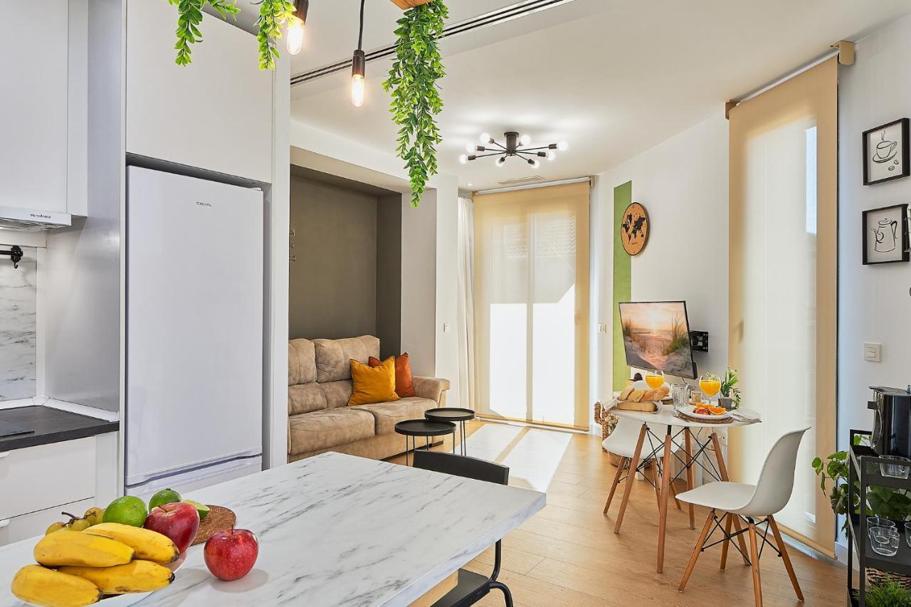 Sunny Elite Apartment Малага Екстериор снимка