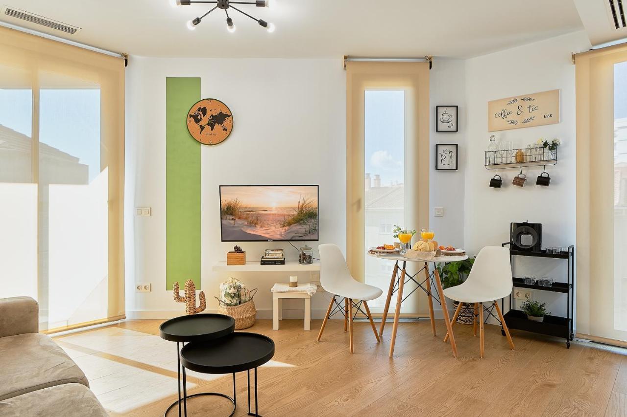 Sunny Elite Apartment Малага Екстериор снимка